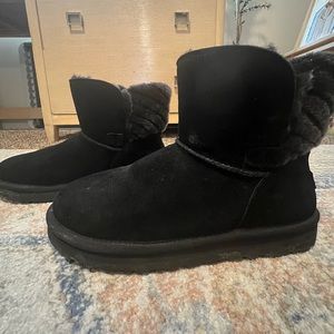 UGG booties like-new 💖